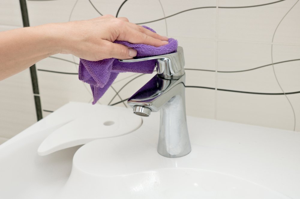 Speed Cleaning Tips for Last-Minute Guests